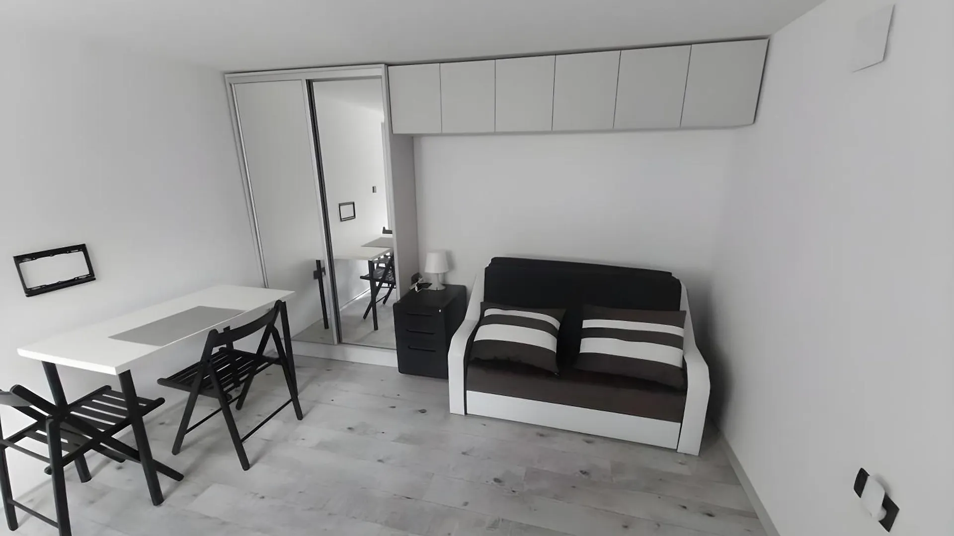 Independent Studio In A House In The City Σόφια